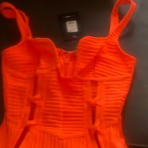 FashionNova No cuts Bandage Mid dress